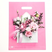 Розовый пакет с цветочным принтом и вырубной ручкой (40х31 см) - Сима-Ленд - купить с доставкой в Ангарске