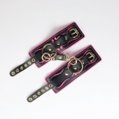 Черные кожаные наручники с розовой строчкой - Crazy Handmade - купить с доставкой в Ангарске