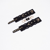 Черные кожаные наручники с узорами и золотистой фурнитурой - Crazy Handmade - купить с доставкой в Ангарске