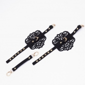 Черный фигурные оковы с золотистой фурнитурой - Crazy Handmade - купить с доставкой в Ангарске