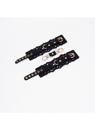 Черные кожаные наручники с узорами и золотистой фурнитурой - Crazy Handmade - купить с доставкой в Ангарске