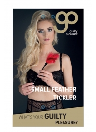 Пластиковая метелочка с красными пёрышками Small Feather Tickler - 32 см. - Blush Novelties - купить с доставкой в Ангарске