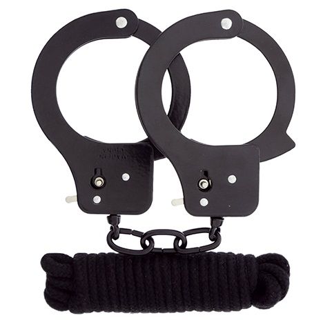 Чёрные наручники из листового металла в комплекте с веревкой BONDX METAL CUFFS LOVE ROPE SET - Dream Toys - купить с доставкой в Ангарске